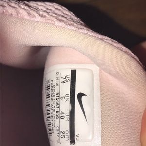 blush pink nike prestos in great condition!